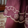 Nappe de table tulle , Bordeau motif fleurs dorés -  Ronde  180x180cm - sous-nappe 220 cm diamètre - 8 serviettes